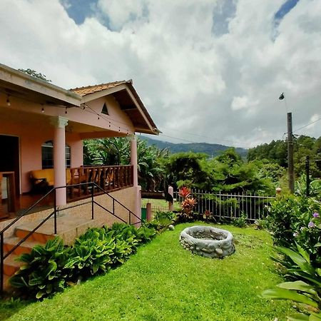 ボケテ Agartha Mountain Retreatホステル エクステリア 写真