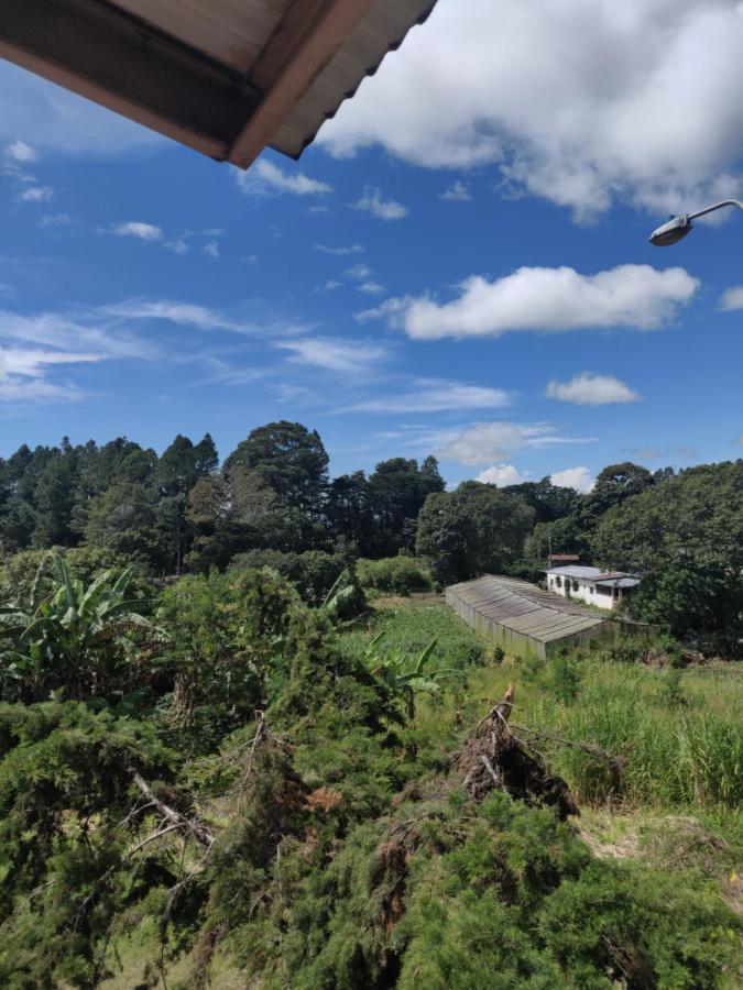 ボケテ Agartha Mountain Retreatホステル エクステリア 写真